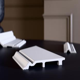 Плинтус напольный ударопрочный Glanzepol GPD-11