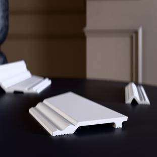 Плинтус напольный ударопрочный Glanzepol GPD-10