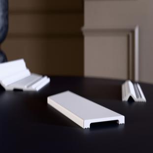 Плинтус напольный ударопрочный Glanzepol GPD-7